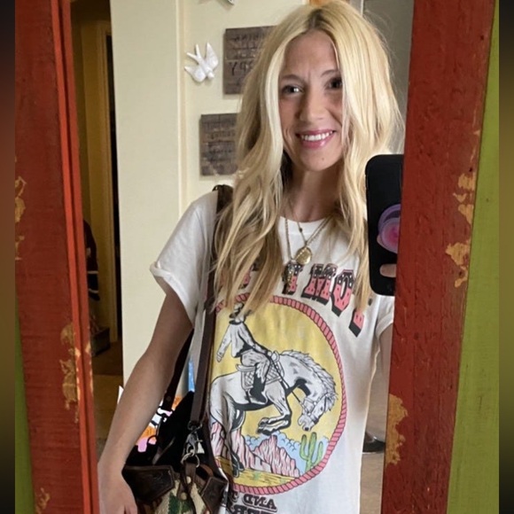 Meet your posher, Ash - Picture 13 of 16